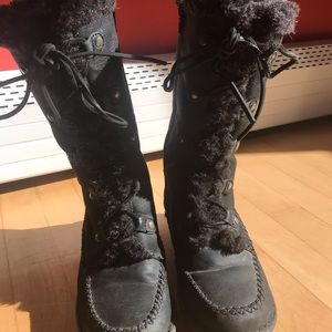 Born Black Shearling lined Boots 6, excellent condition
